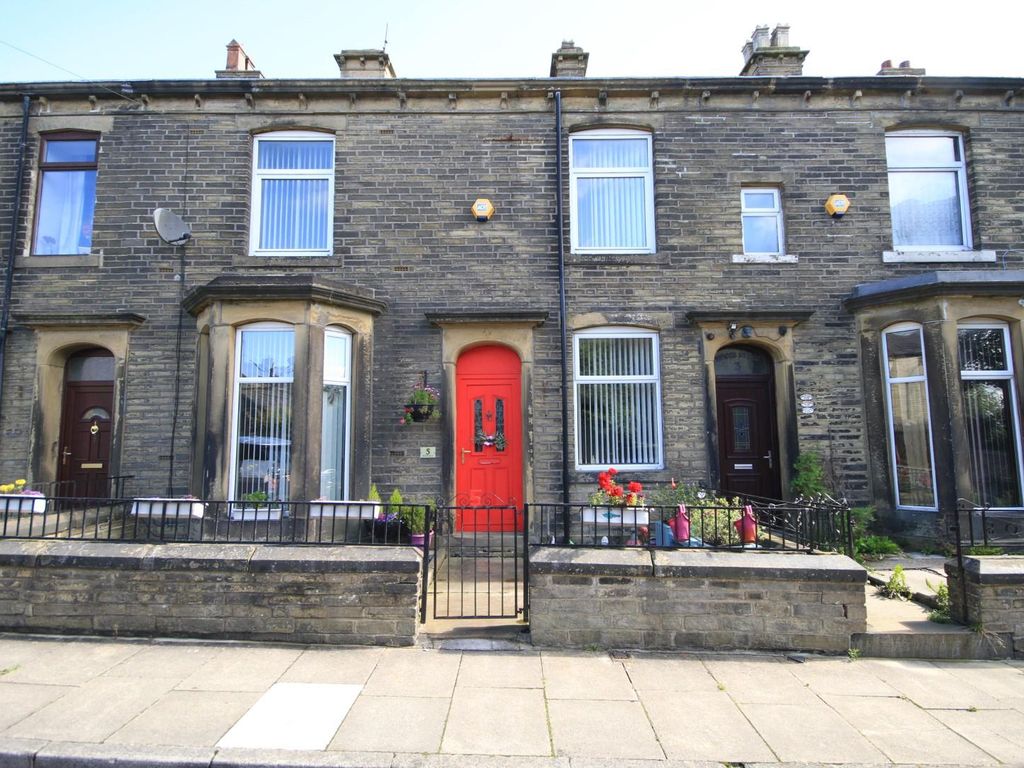3 bed terraced house for sale in Briggs Villas, Queensbury, Bradford