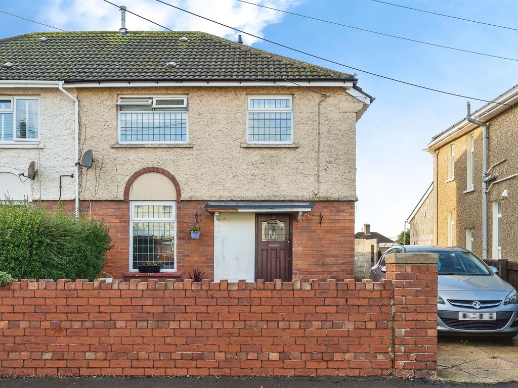 3 bed semidetached house for sale in Brynamlwg Road, Gorseinon
