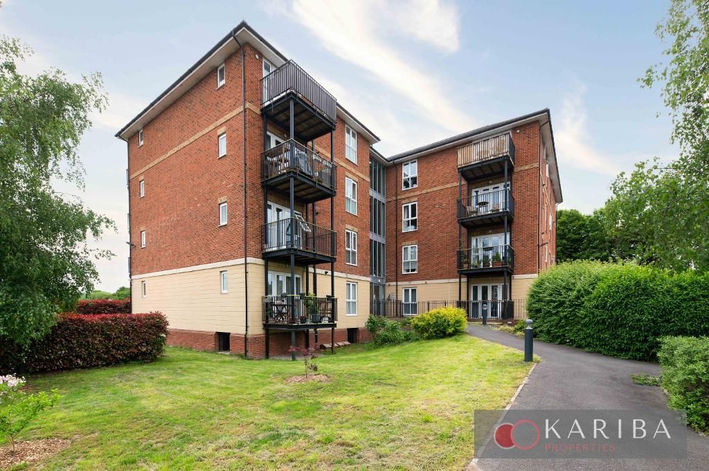 1 bed flat for sale in St Catherines Close, Raynes Park, London SW20