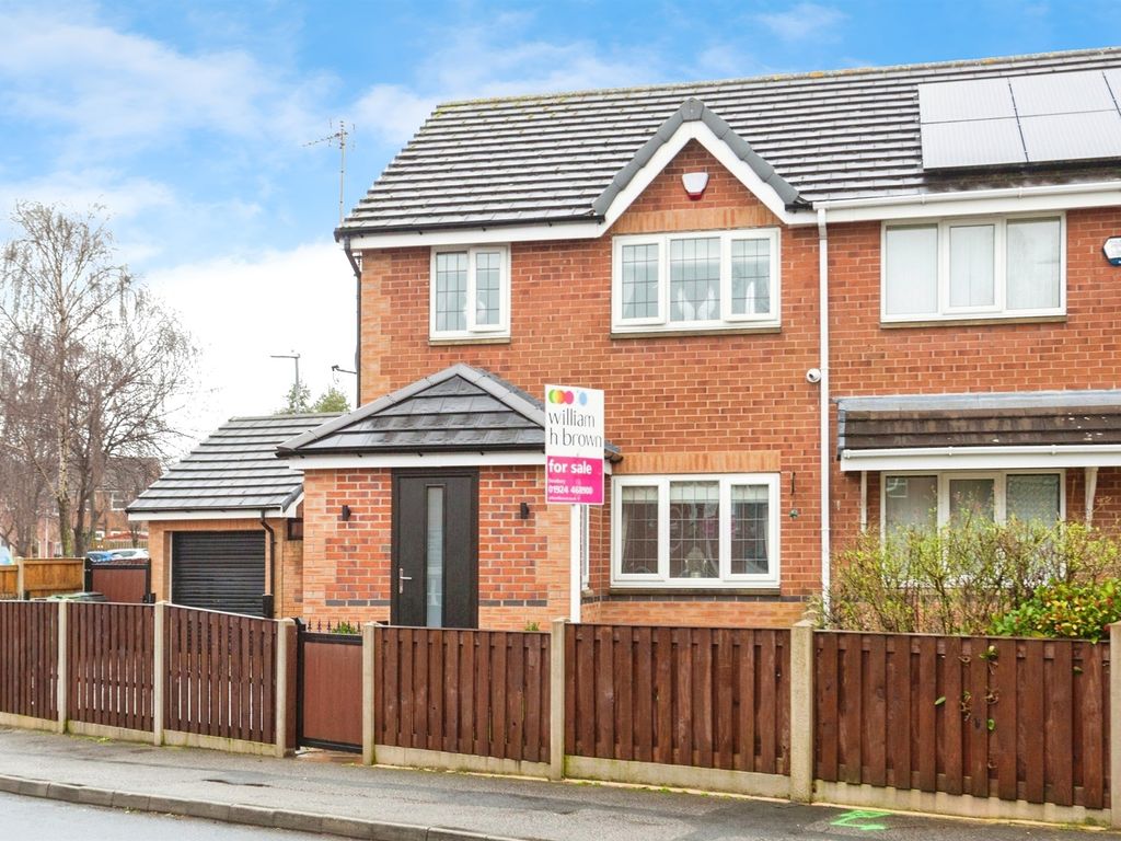 3 bed semidetached house for sale in Crown Flatt Way, Dewsbury WF12, £