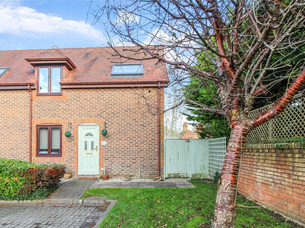 2 bed end terrace house for sale in Lynch Lane, Lambourn, Hungerford