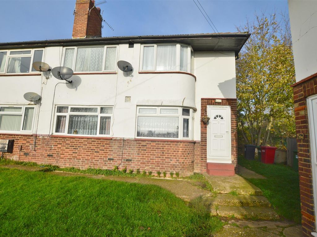 2 bed for sale in Broad Oak Court, Farnham Road, Farnham