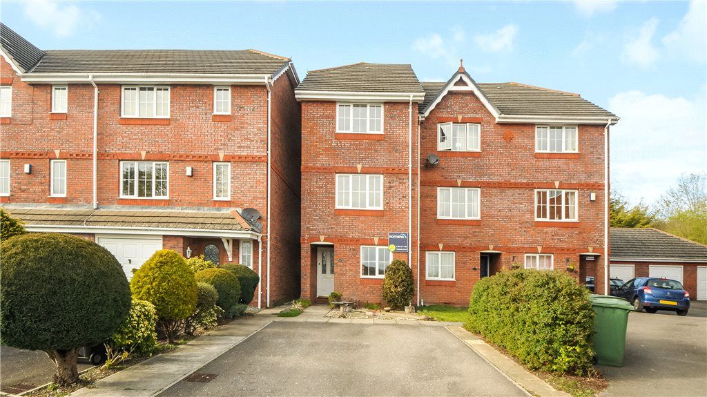 3 bed end terrace house for sale in Cowdery Heights, Old Basing