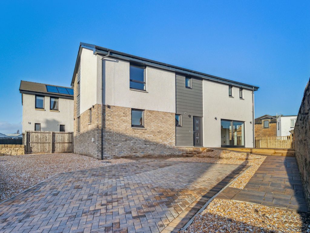 New home, 4 bed detached house for sale in Carronflats Road