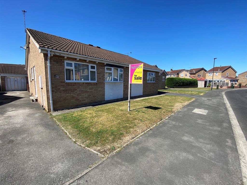 2 bed semidetached bungalow for sale in Westbourne Road, Selby YO8