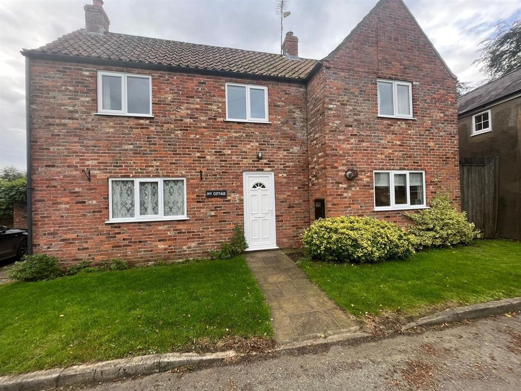 3 bed detached house to rent in Tetford Road, High Toynton, Horncastle