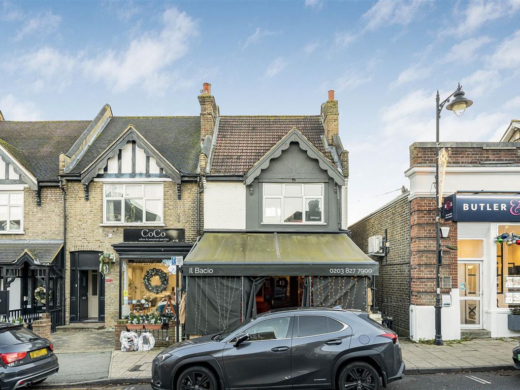 2 bed property for sale in Queens Road, Buckhurst Hill, Essex IG9, £