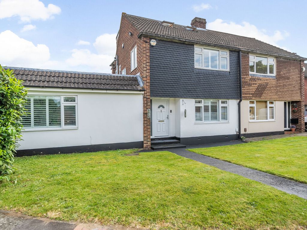 5 bed semidetached house for sale in Barham Close, Bromley, Kent BR2