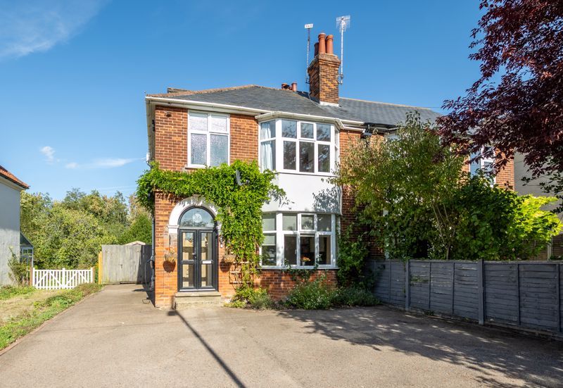 4 bed semidetached house for sale in Newmarket Road, Bury St. Edmunds