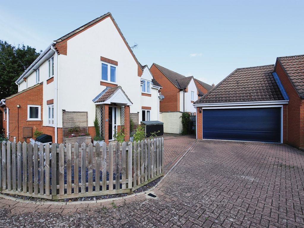 4 bed detached house for sale in Gascoigne, Werrington, Peterborough