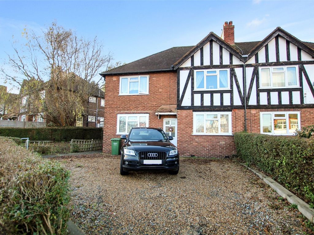 3 bed for sale in Middle Park Avenue, Eltham SE9, £300,000