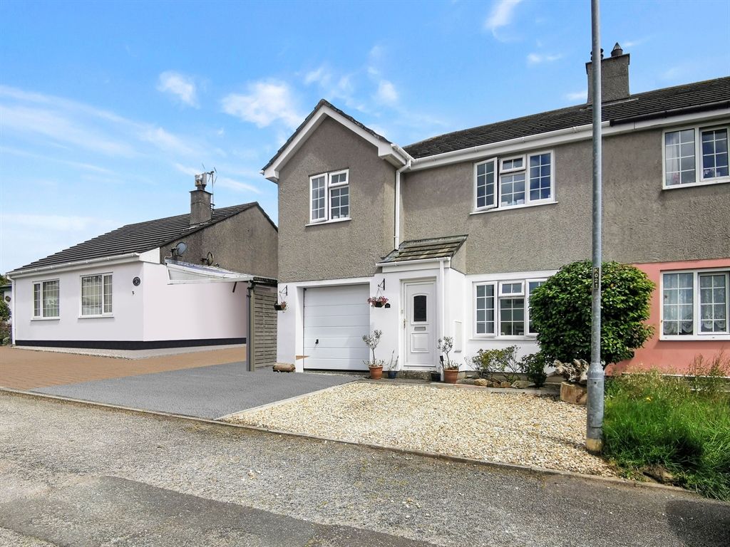 5 bed semidetached house for sale in Trethannas Gardens, Praze