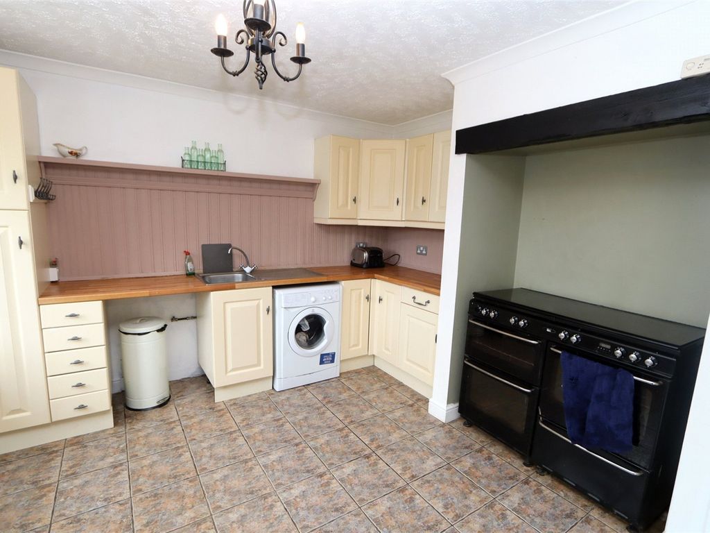 3 bed bungalow for sale in Village Close, Sherington, Buckinghamshire