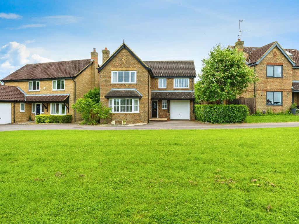 3 bed detached house for sale in Wimbish Road, Papworth Everard