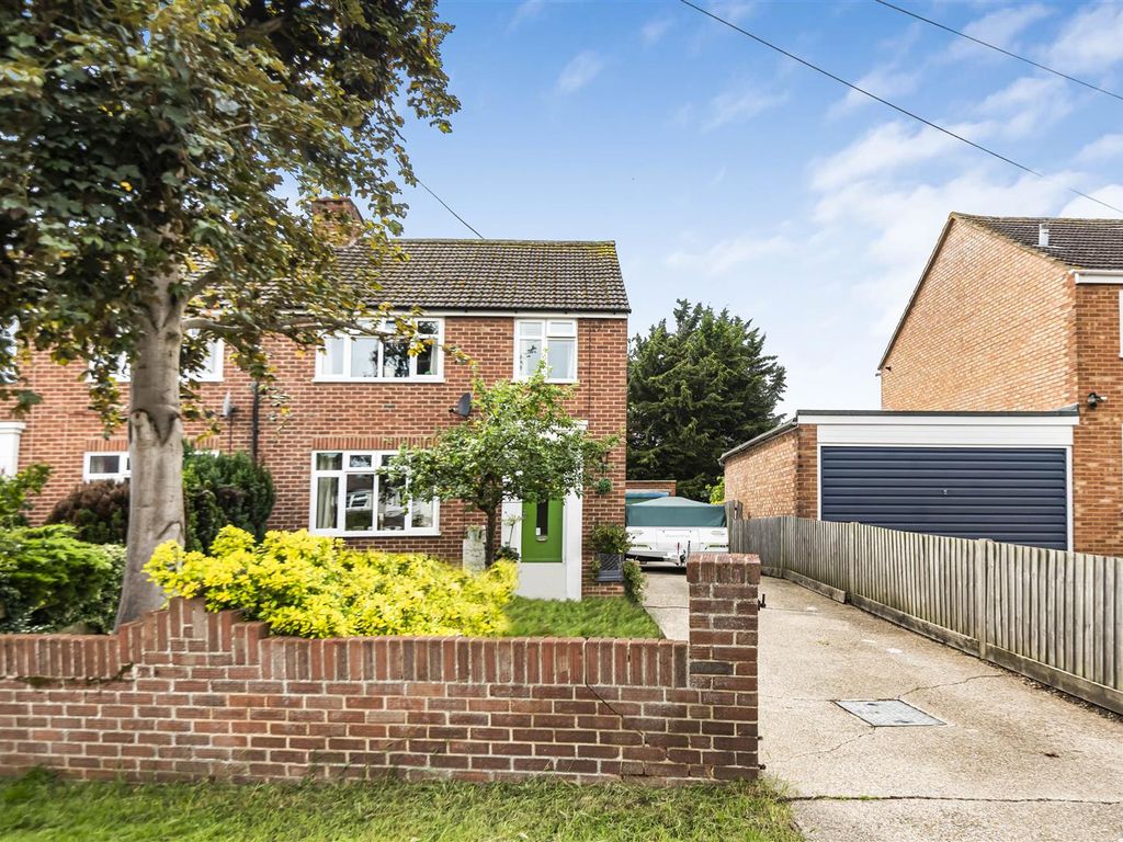 3 bed semidetached house for sale in Woodcote Way, Caversham, Reading