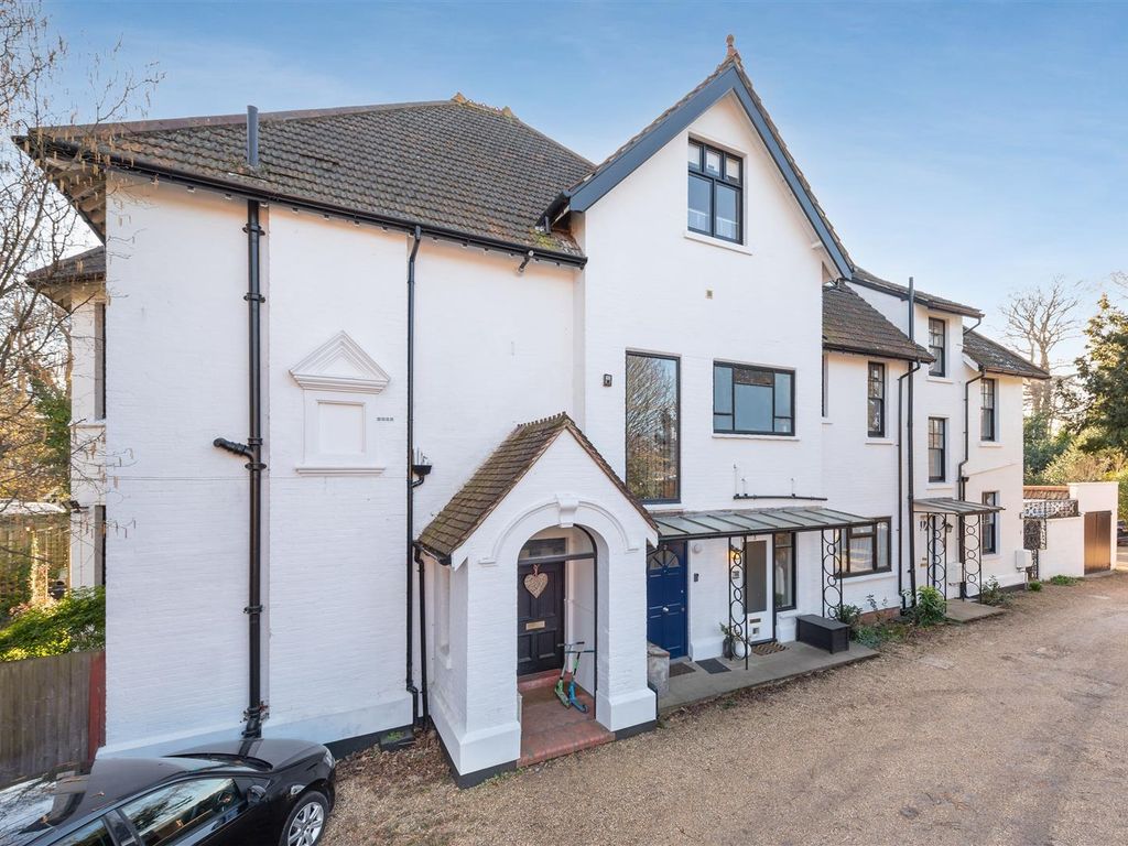 2 bed for sale in St. Avenue, Weybridge KT13 Zoopla