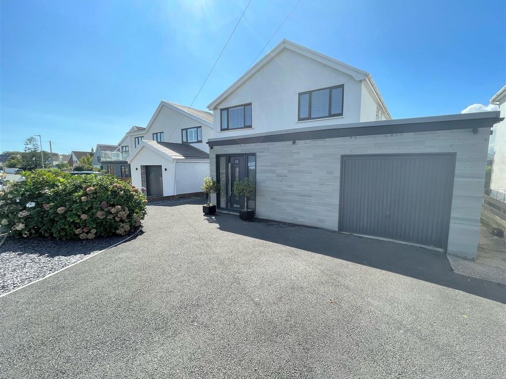 4 bed detached house for sale in Long Shepherds Drive, Caswell, Swansea