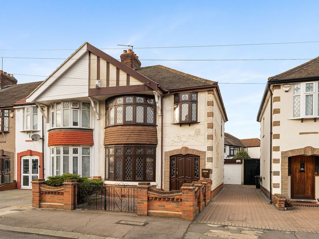 3 bed end terrace house for sale in Ashburton Avenue, Ilford IG3 Zoopla