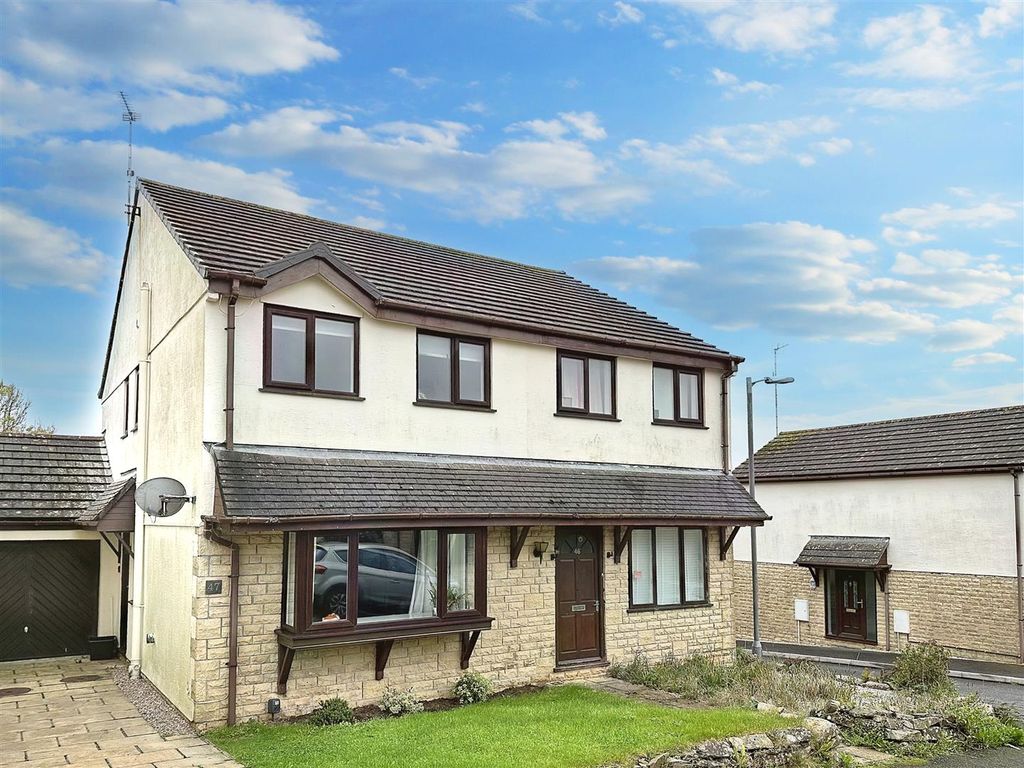 3 bed semidetached house for sale in Gweal Wartha, Helston TR13, £