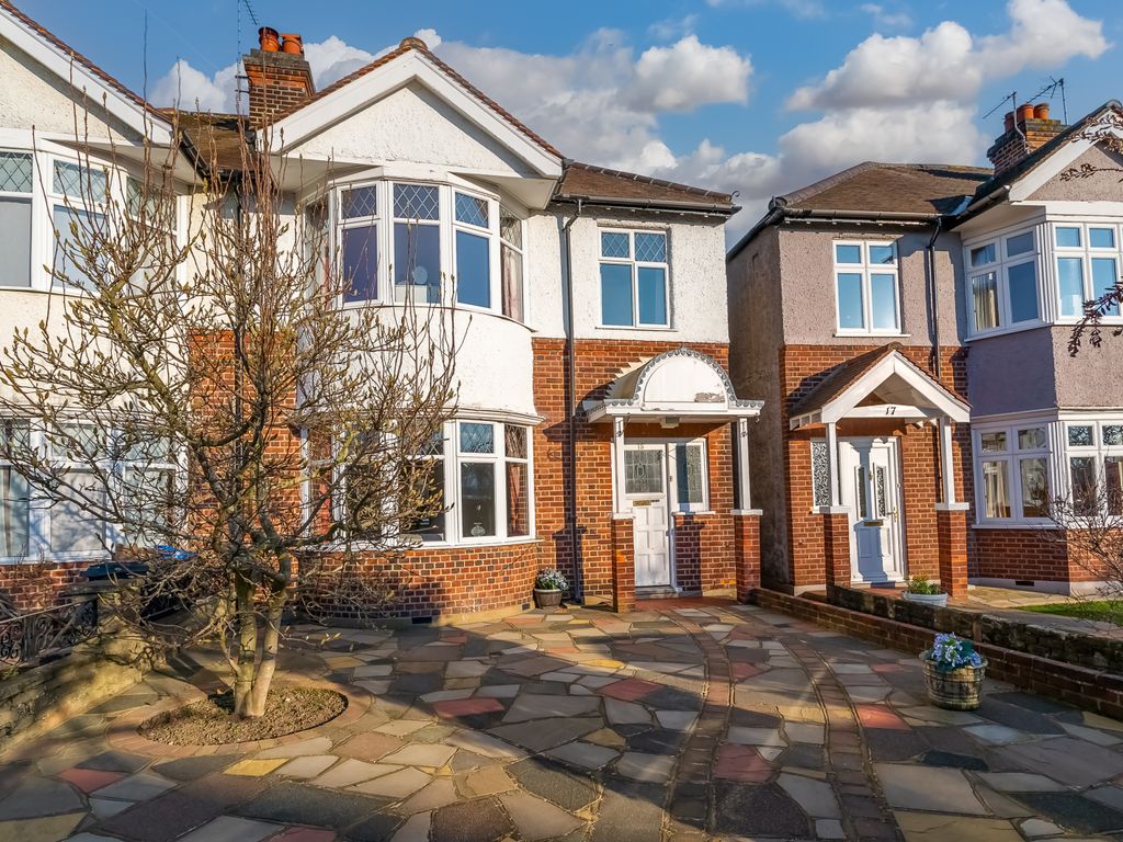 3 bed semidetached house for sale in Circle Gardens, London SW19 Zoopla