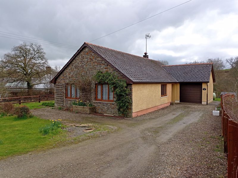 3 bed detached bungalow for sale in Cwm Cou, Newcastle Emlyn SA38 Zoopla