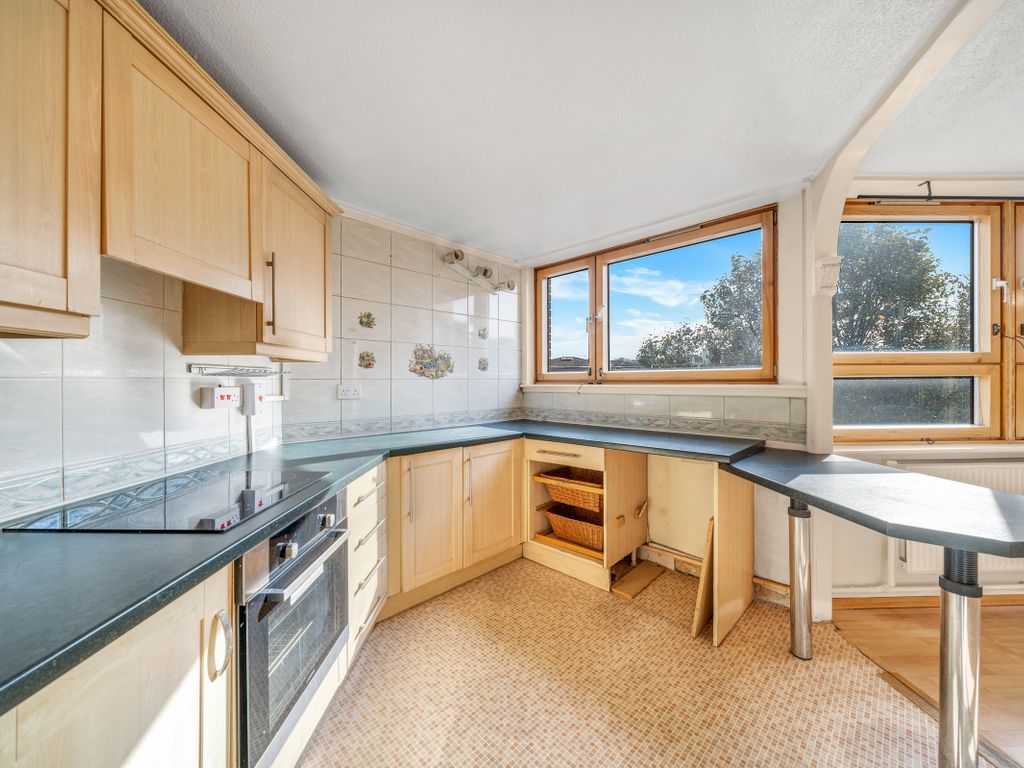 3 bed flat for sale in Upper Berenger Walk, Worlds End Estate, Chelsea