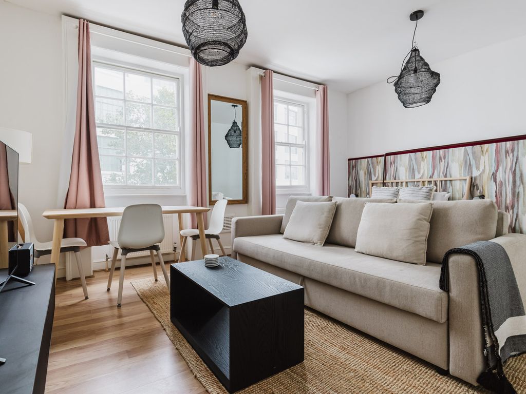 1 bed flat to rent in Camden Town, London NW1, £3,370 pcm Zoopla