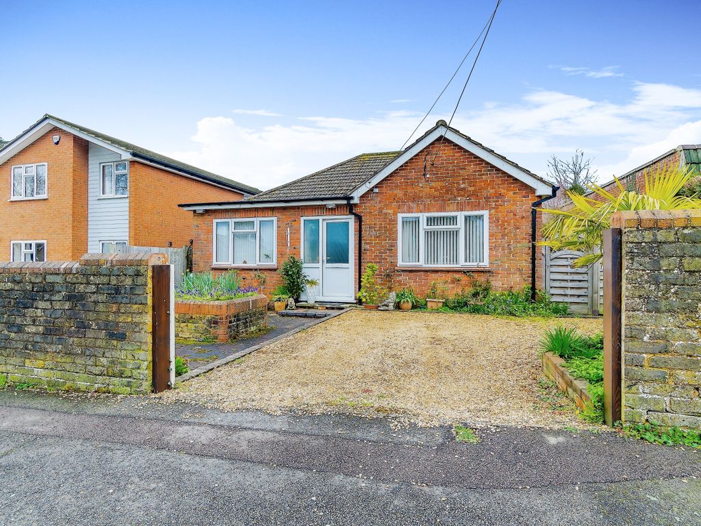 3 bed bungalow for sale in Village Green Avenue, Biggin Hill, Westerham