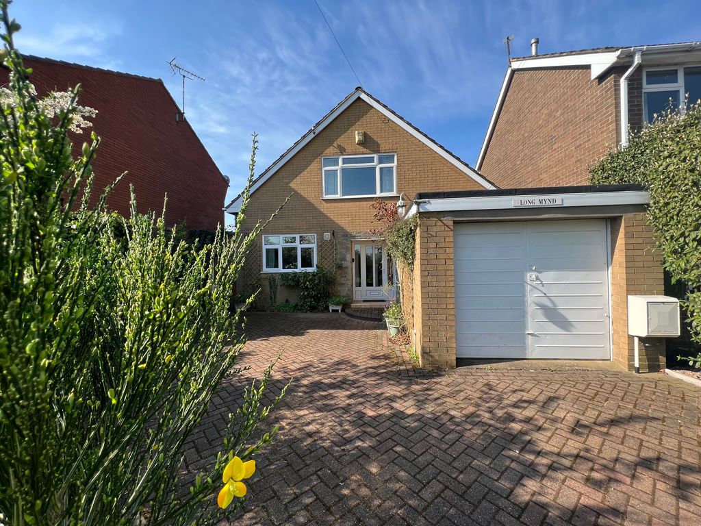 3 bed detached house for sale in Cannock Road, Brocton, Stafford ST17