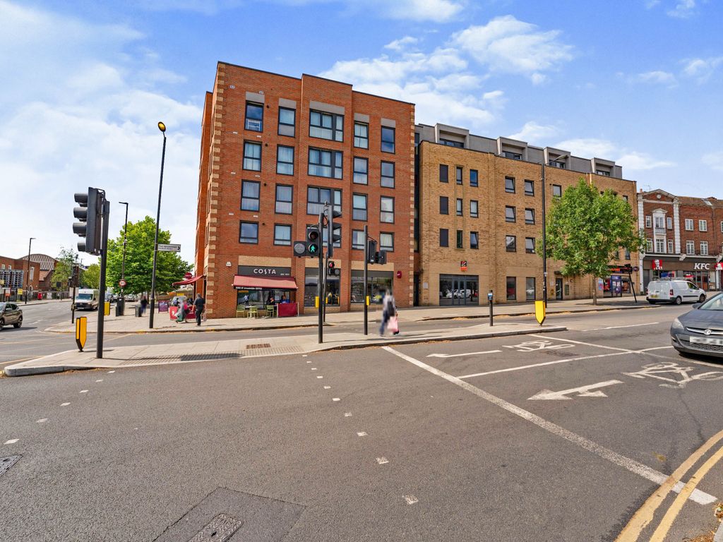 1B The Broadway Greenford UB6