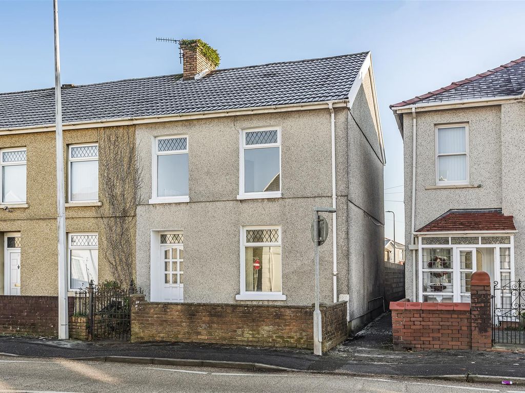 2 bed end terrace house for sale in Felinfoel Road, Llanelli SA15, £