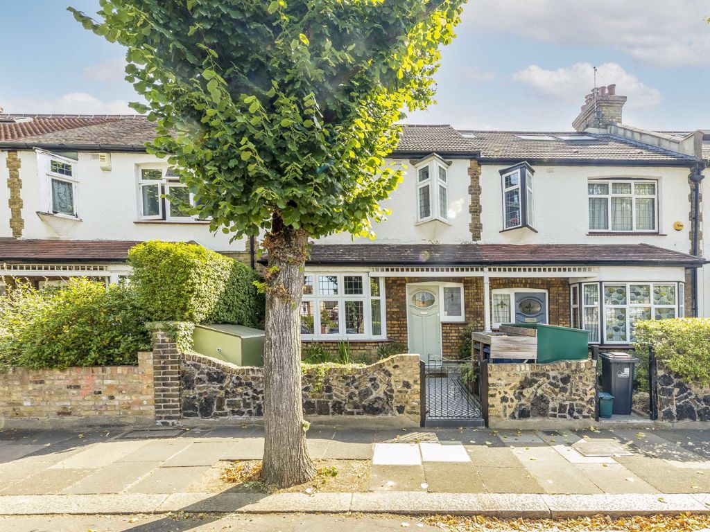 Weymouth Avenue, London W5