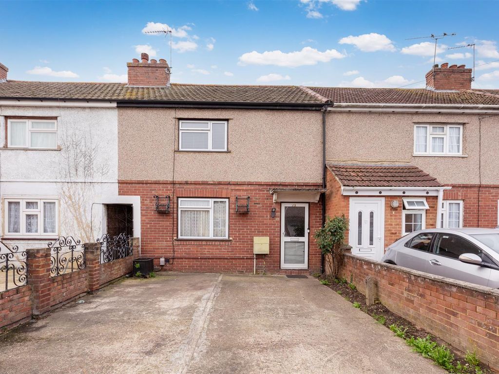3 bed terraced house for sale in Granville Avenue, Slough SL2, £414,950