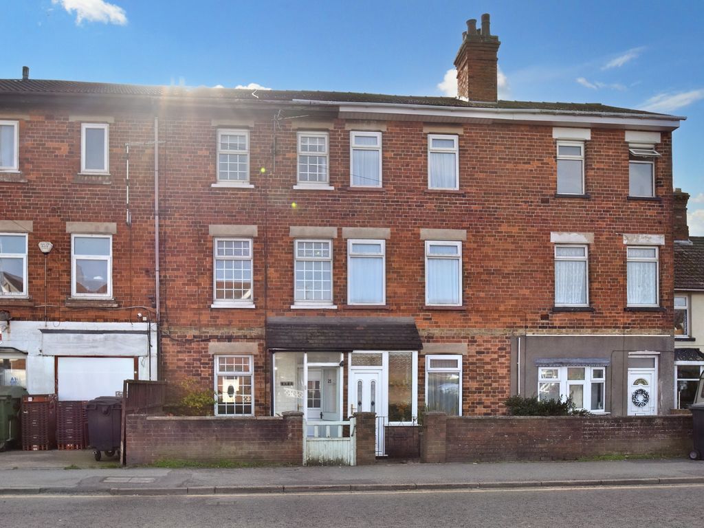 4 bed terraced house for sale in Wainfleet Road, Skegness PE25, £99,950