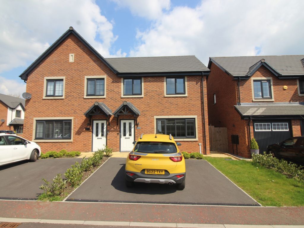 3 bed semidetached house for sale in Hewlett Way, Westhoughton BL5