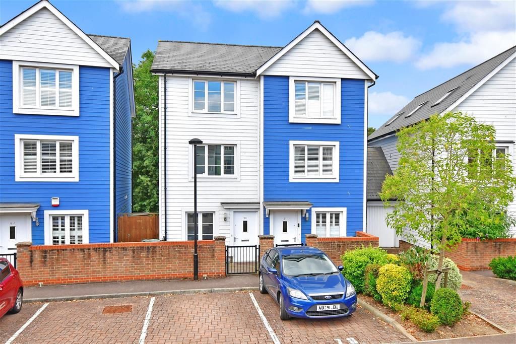 3 bed town house for sale in Redbud Road, Tonbridge, Kent TN9 Zoopla