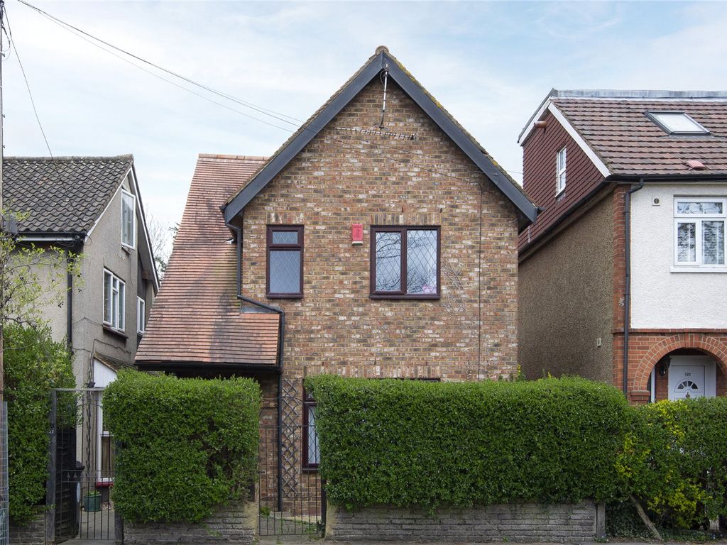 4 bed detached house for sale in Farnan Avenue, Walthamstow, London E17