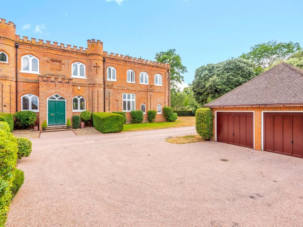 3 bed property for sale in Farley Hill, Reading RG7 Zoopla