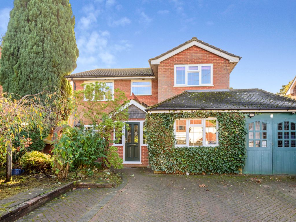 4 bed detached house to rent in Moore Road, Church Crookham GU52, £