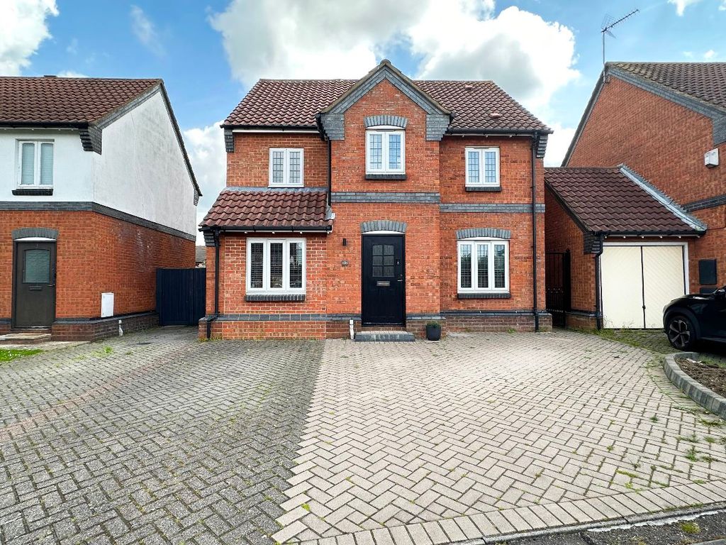 4 bed detached house for sale in Chadwick Drive, Harold Wood, Romford