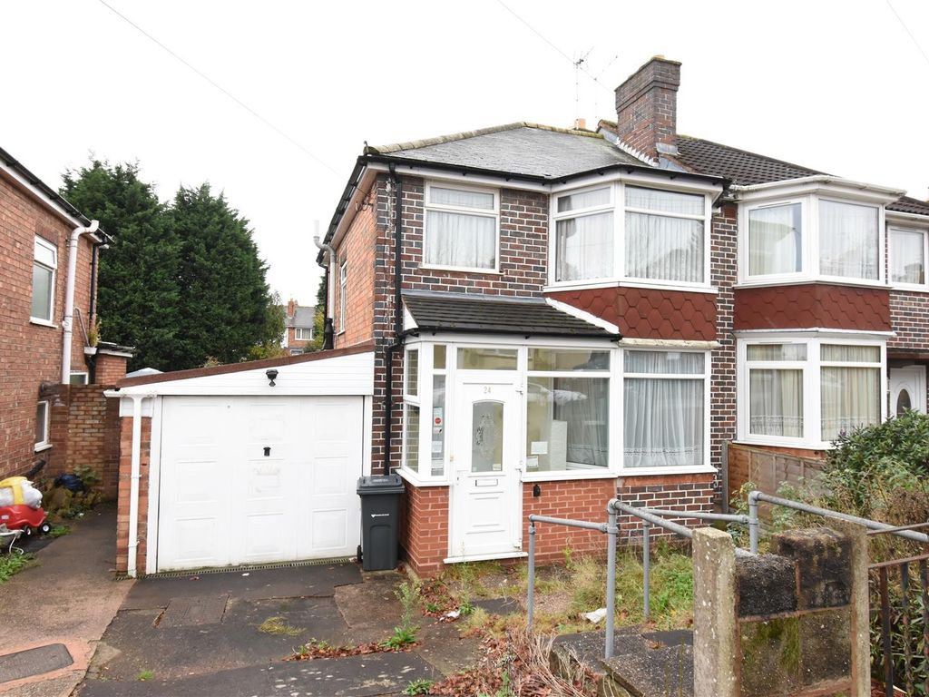 3 bed semidetached house for sale in Ermington Crescent, Castle