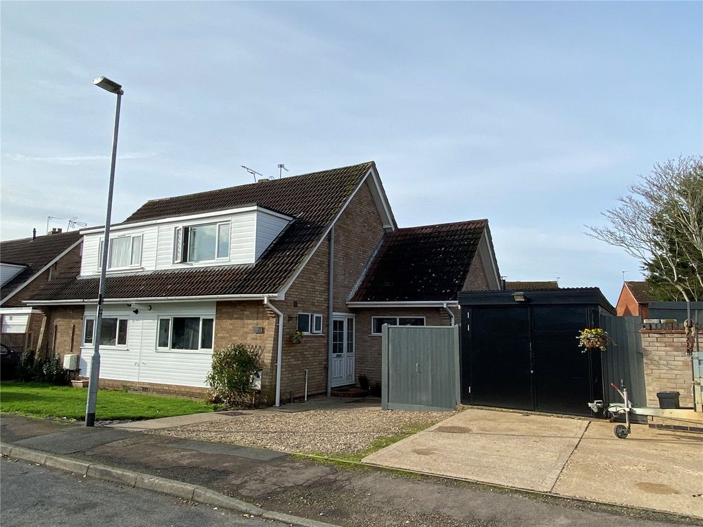 3 bed semidetached house for sale in Linford Close, Wigston LE18 Zoopla