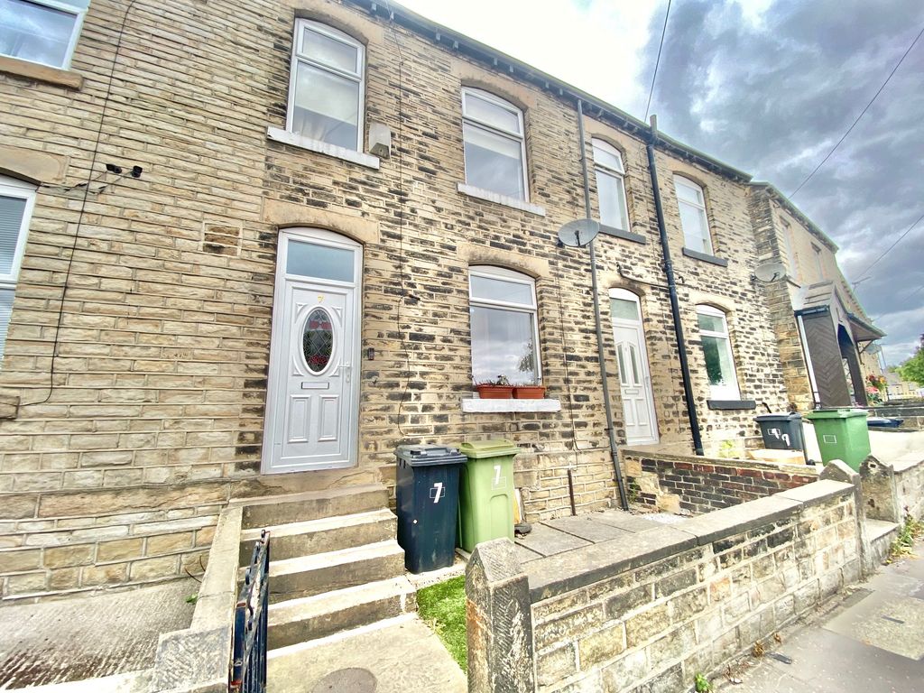 2 bed terraced house to rent in Oak Road, Bradley, Huddersfield HD2