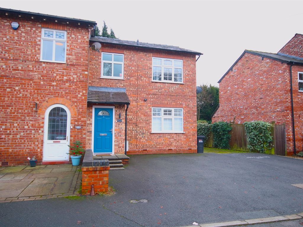 3 bed semidetached house to rent in Park Road, Wilmslow SK9, £1,600