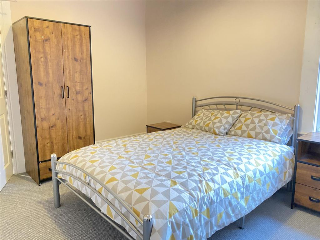 Room to rent in Cottingham Road, Hull HU6, £433 pcm Zoopla