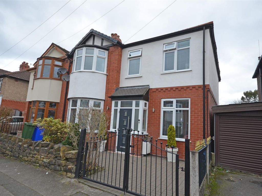 5 bed semidetached house for sale in Aldwyn Park Road, Audenshaw
