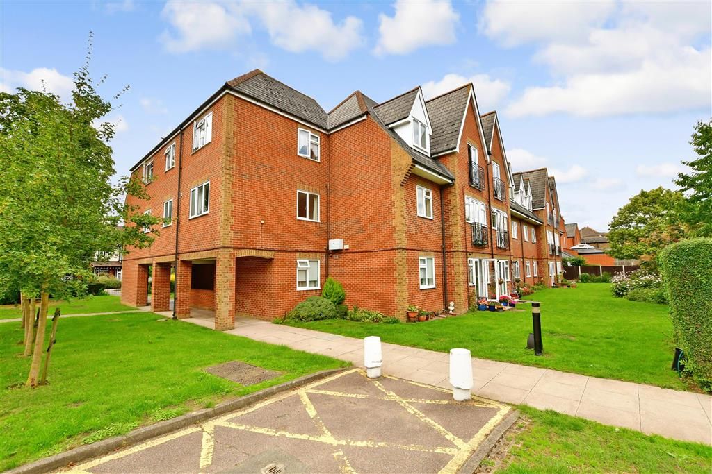 1 bed flat for sale in Junction Road, Romford, Essex RM1, £155,000 Zoopla
