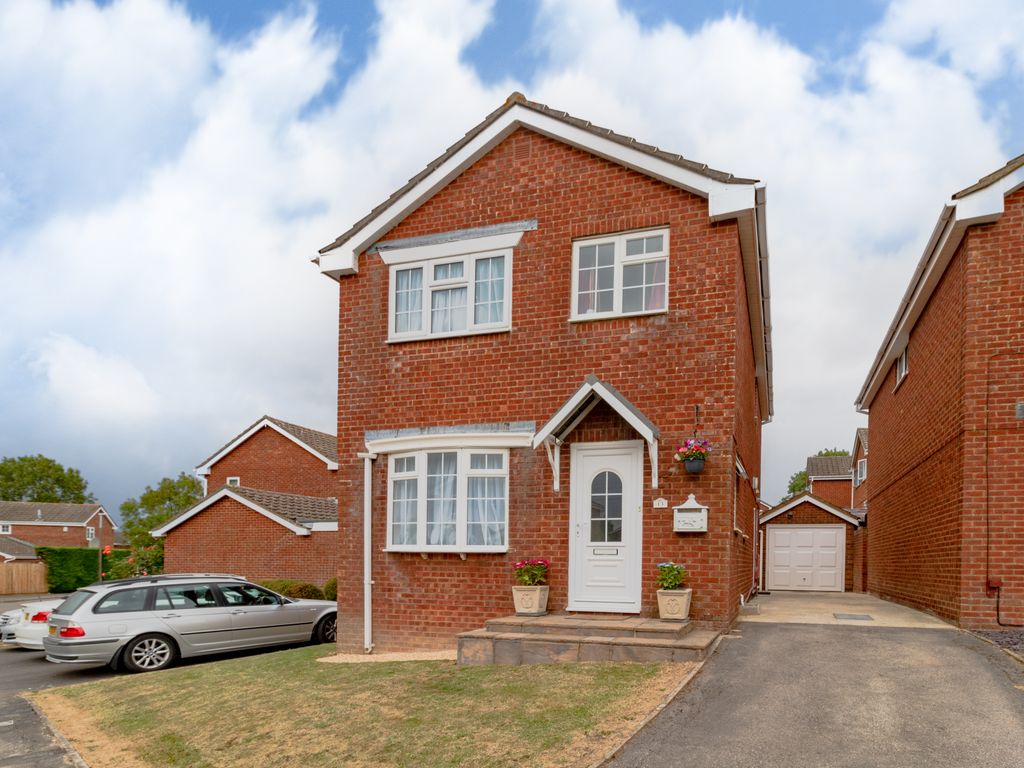 4 bed detached house for sale in King Charles Road, Freshbrook, Swindon