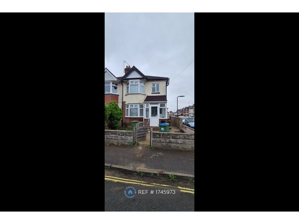 3 bed semidetached house to rent in Vespasian Road, Southampton SO18