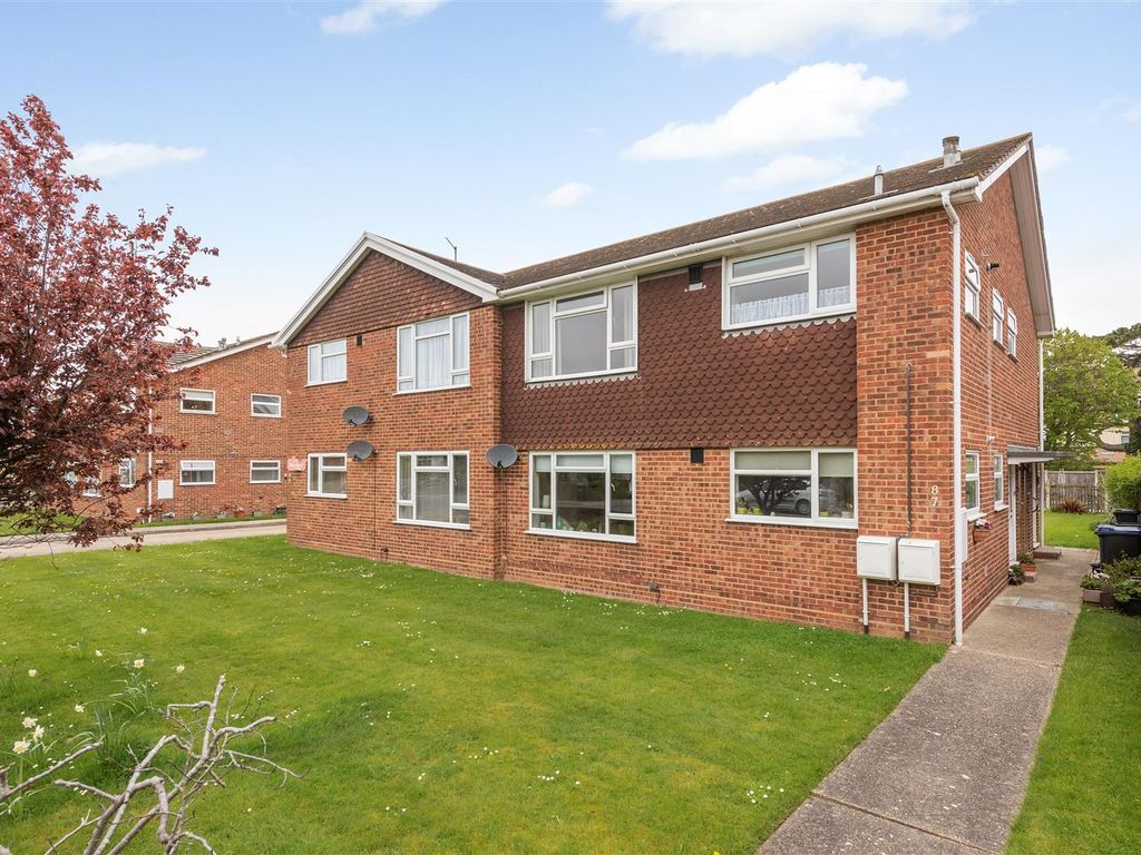 2 bed flat for sale in Tankerton Road, Tankerton, Whitstable CT5, £